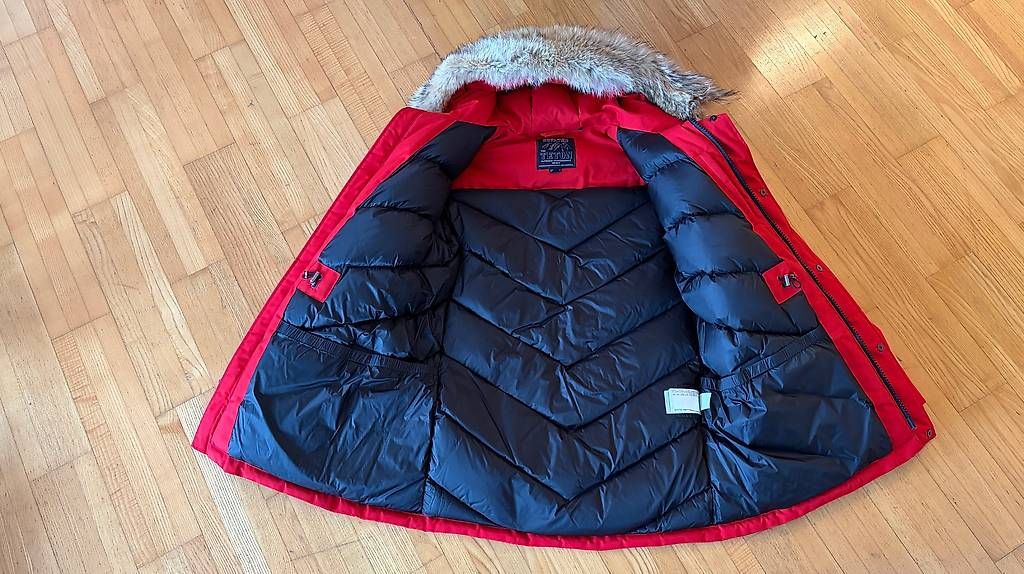 Mäntel: WOOLRICH Parka Rot – Gebraucht aus Zug von tho_b78v 1