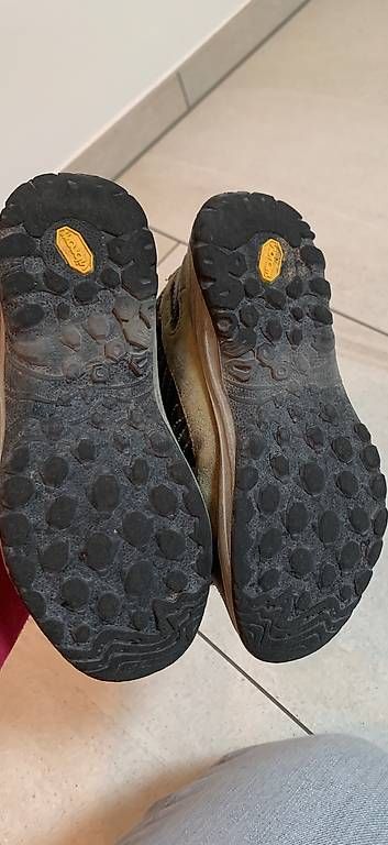 Scarpe per ragazzi: Wanderschuhe Vibram Grösse 32 Gore Tex – Usato da Kastanienbaum venduto da pet_57dn 1