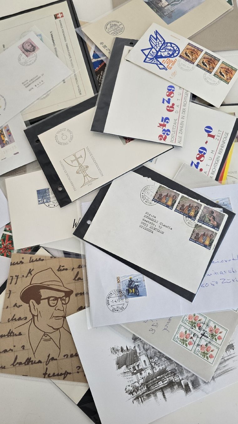 Tutti i francobolli: Halber Sack voll Sondermarken / Karten – Usato da zürich venduto da Wunderkind