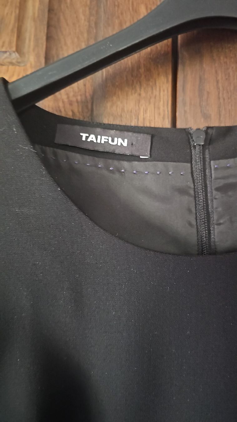 Taifun Vestiti: Robe noire Taifun, taille 38, élégante et intemporelle. – Nuovo (secondo la descrizione) da Monthey venduto da Chez-Dani-81 2