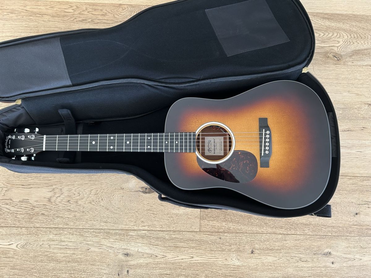 Martin & Co. Strumenti musicali: Martin Dreadnaught Jr - E Excellent Condition LEFT Handed - – Usato da Hallwil venduto da ejackson13l 1