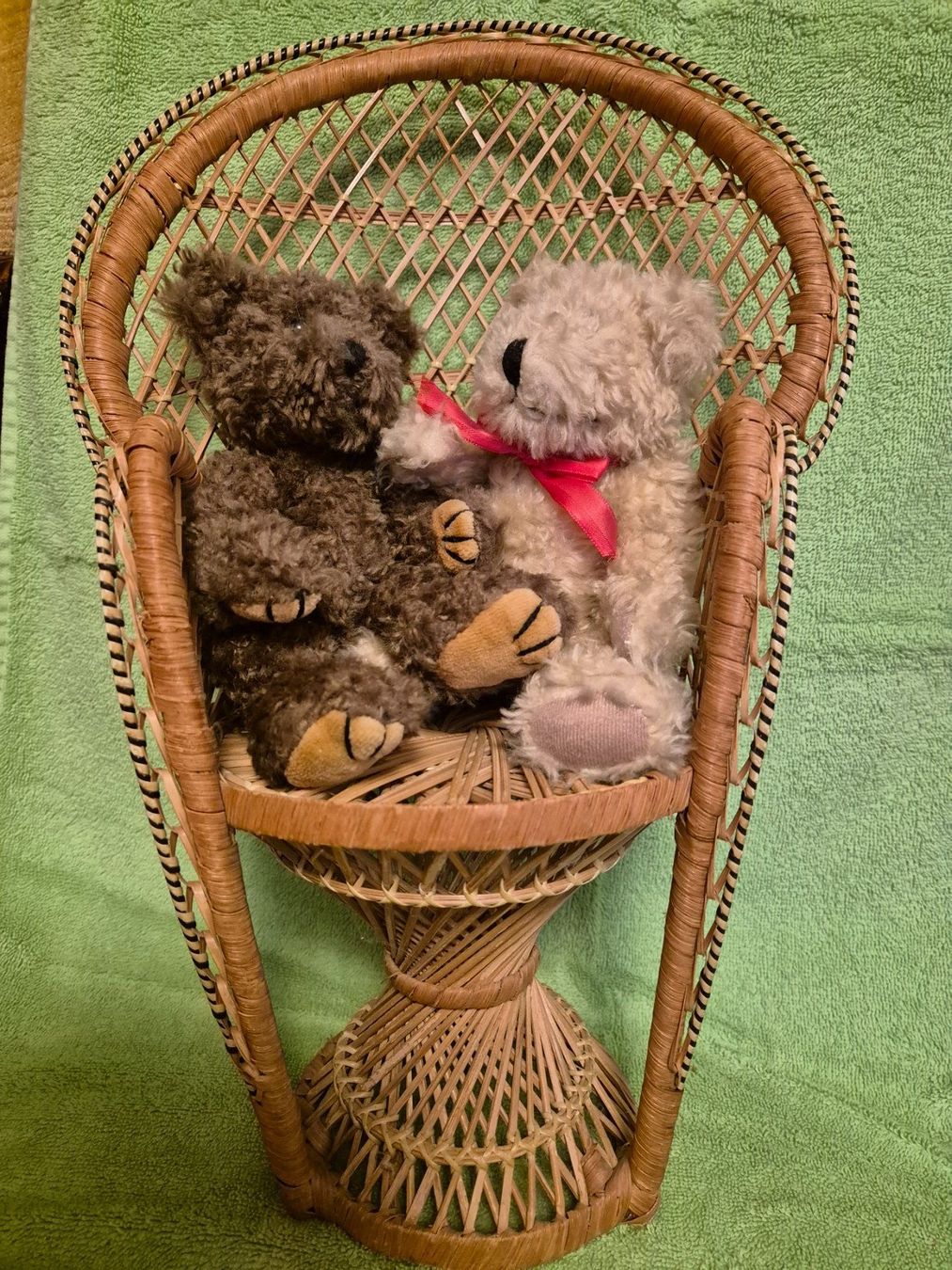 Giocattoli: Teddybären auf Stuhl – Usato da Basel venduto da Tatura