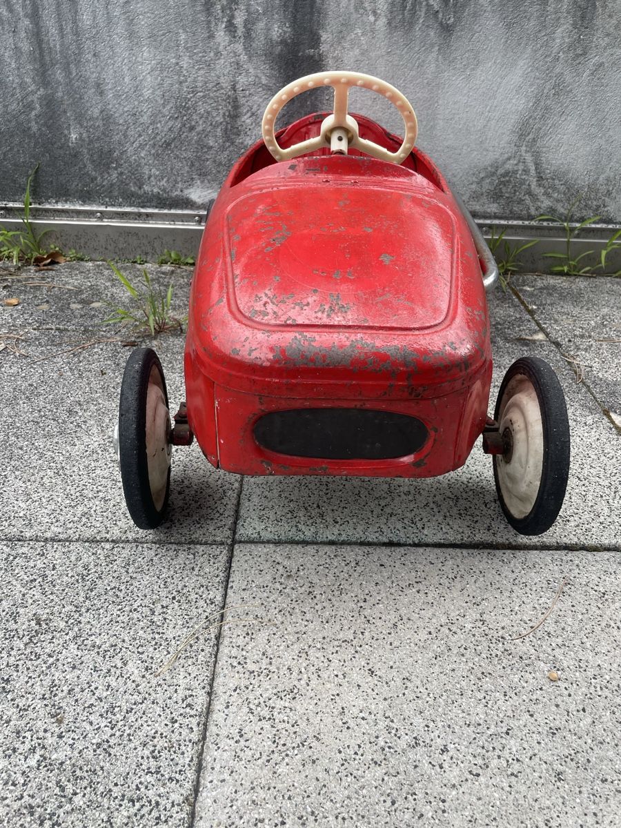 Spielzeuge: Ancienne Voiture à Pédales MG – Gebraucht aus Vallamand von Bricbracbroc82 2
