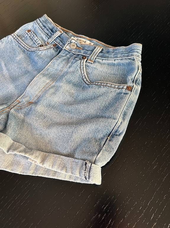 Jeans: Original Levi Shorts 505 – Usato da Köniz venduto da Evafelchlin 2