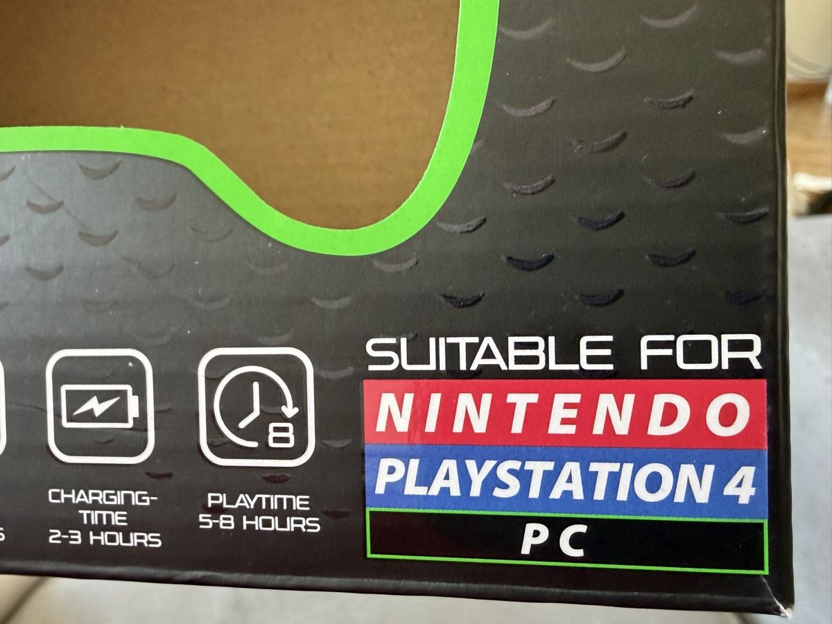 Console: Manette de jeu Bluetooth sans fil, comme neuve, pack complet – Usato da La Chaux-de-Fonds venduto da Sabinchenn 2