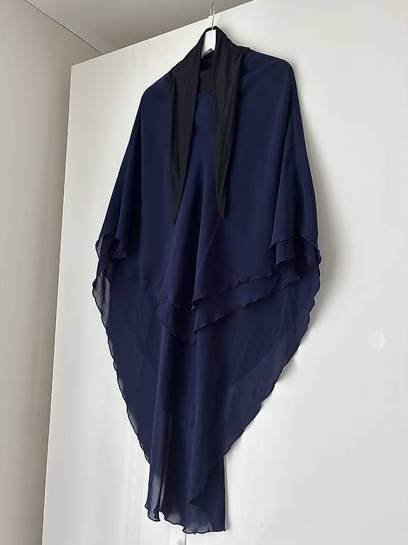 Foulard & Sciarpe: Hijab/Khimar/Himar/Kopftuch blau – Usato da Basel venduto da ukhtyy