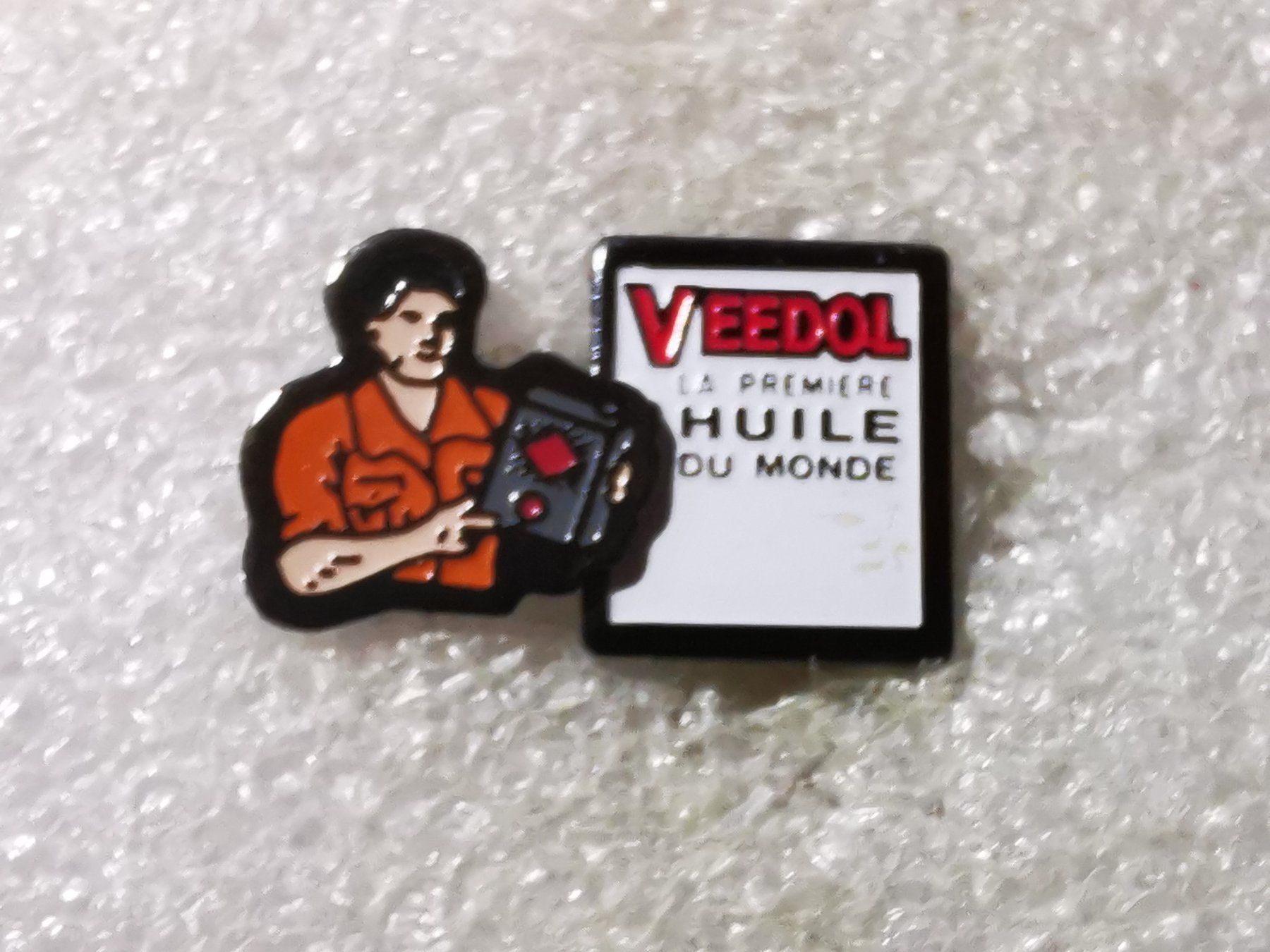 Placchette & Badge: Ansteckpin 102: Veedol – Usato da Oppligen venduto da Pin-Fall-Shop