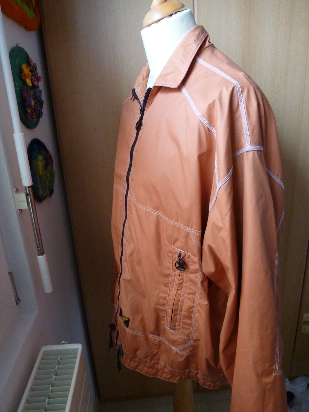 Quiksilver Giacche: VINTAGE Quiksilver Regenjacke orange Jacke Gr. L – Usato da Dättlikon venduto da Mamakuga 1