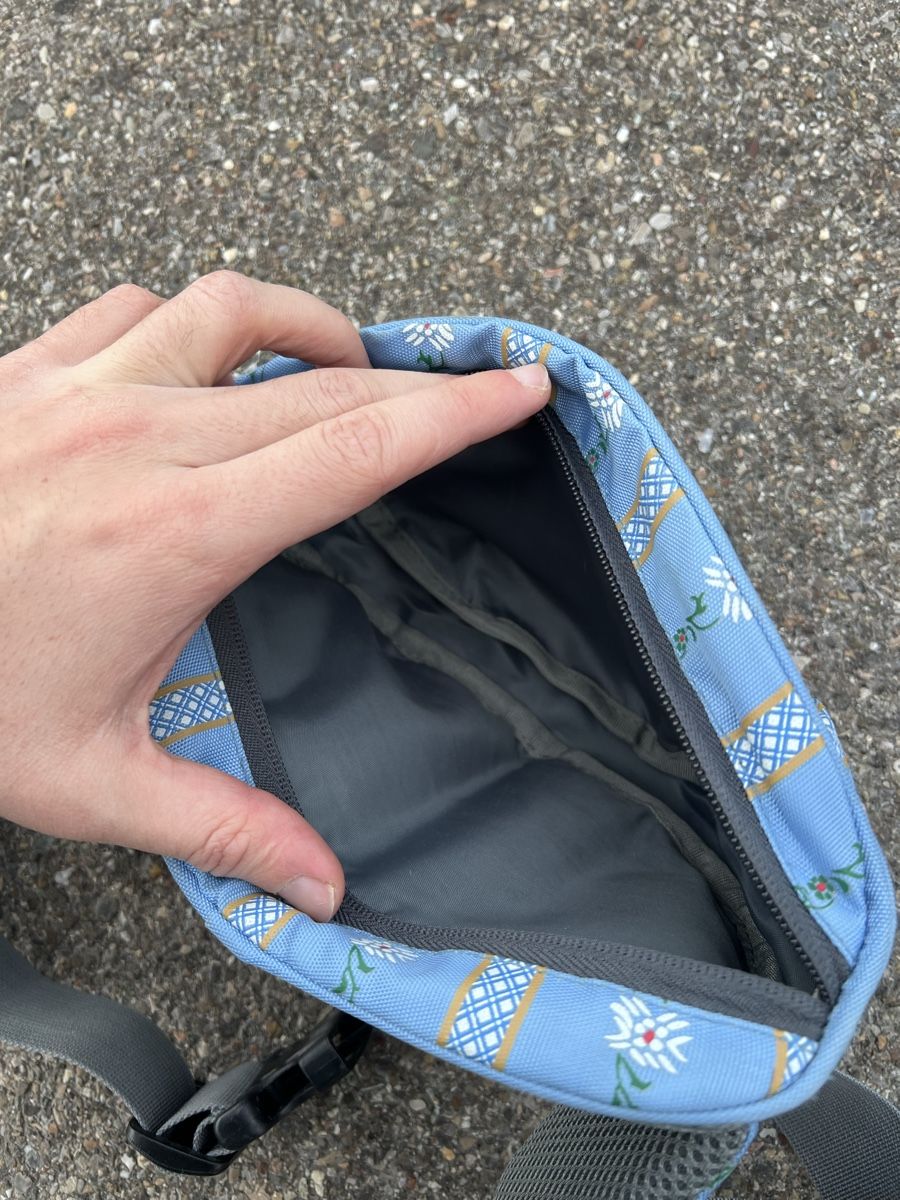 Taschen: Bauchtasche Blau mit Blumenmuster 10/10 – Neu (gemäss Beschreibung) aus Effretikon von rus_2l2p 3