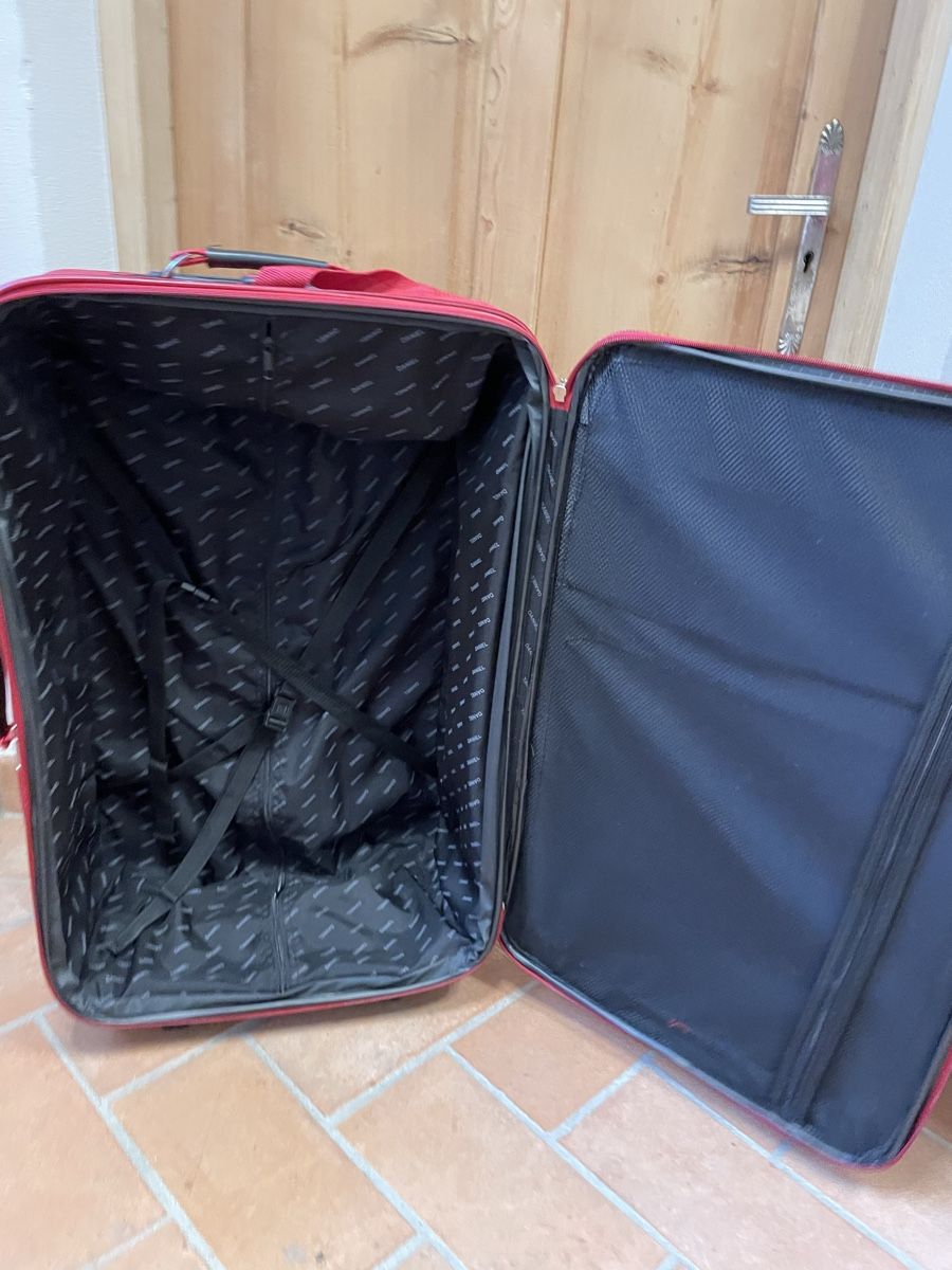 Valigie: Grosser Rollkoffer – Usato da Davos Frauenkirch venduto da p.lugnan 1