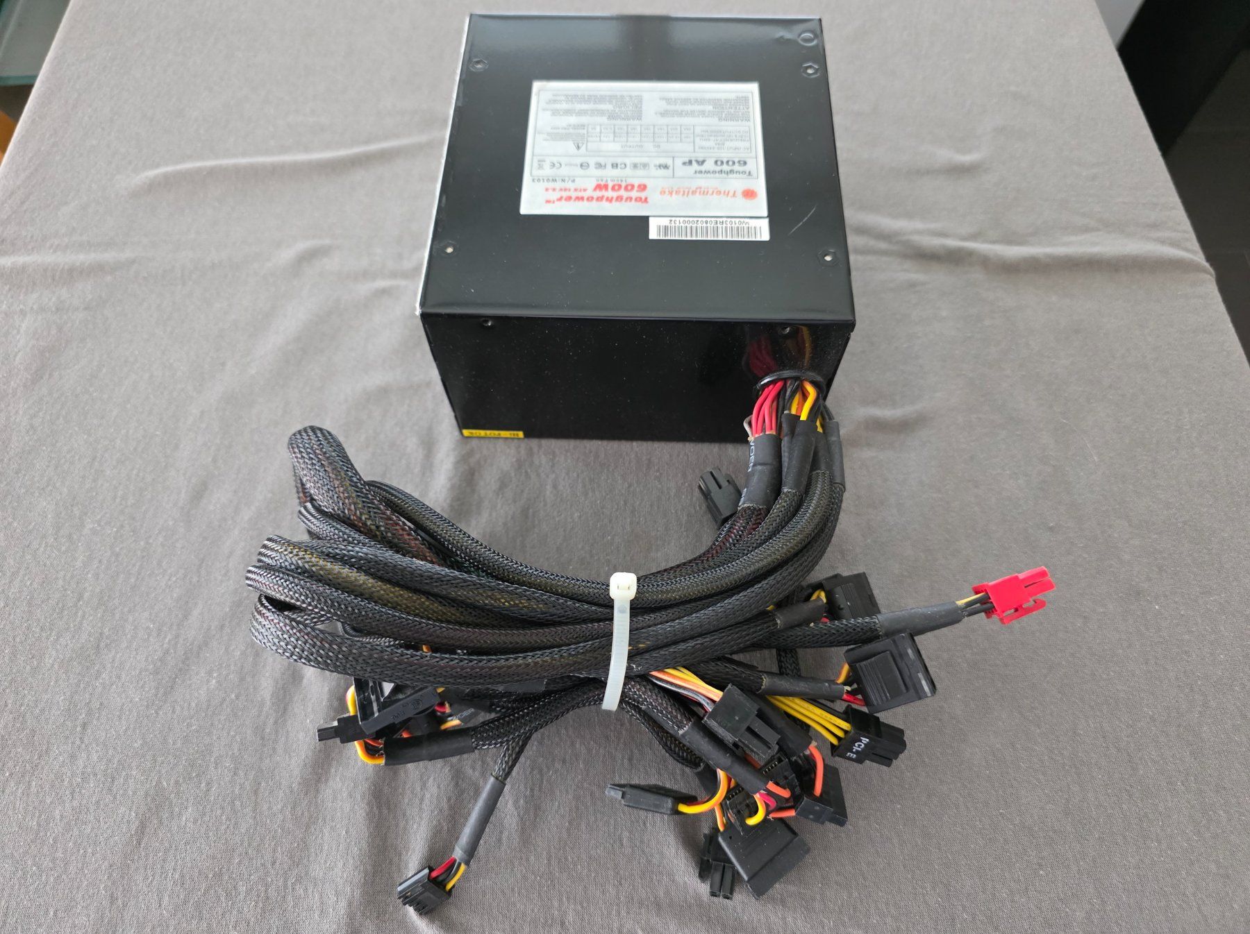 Thermaltake Componenti elettronici: Computer Netzteil 600 Watt Thermaltake Toughpower 80 Plus – Usato da Safenwil venduto da gudda