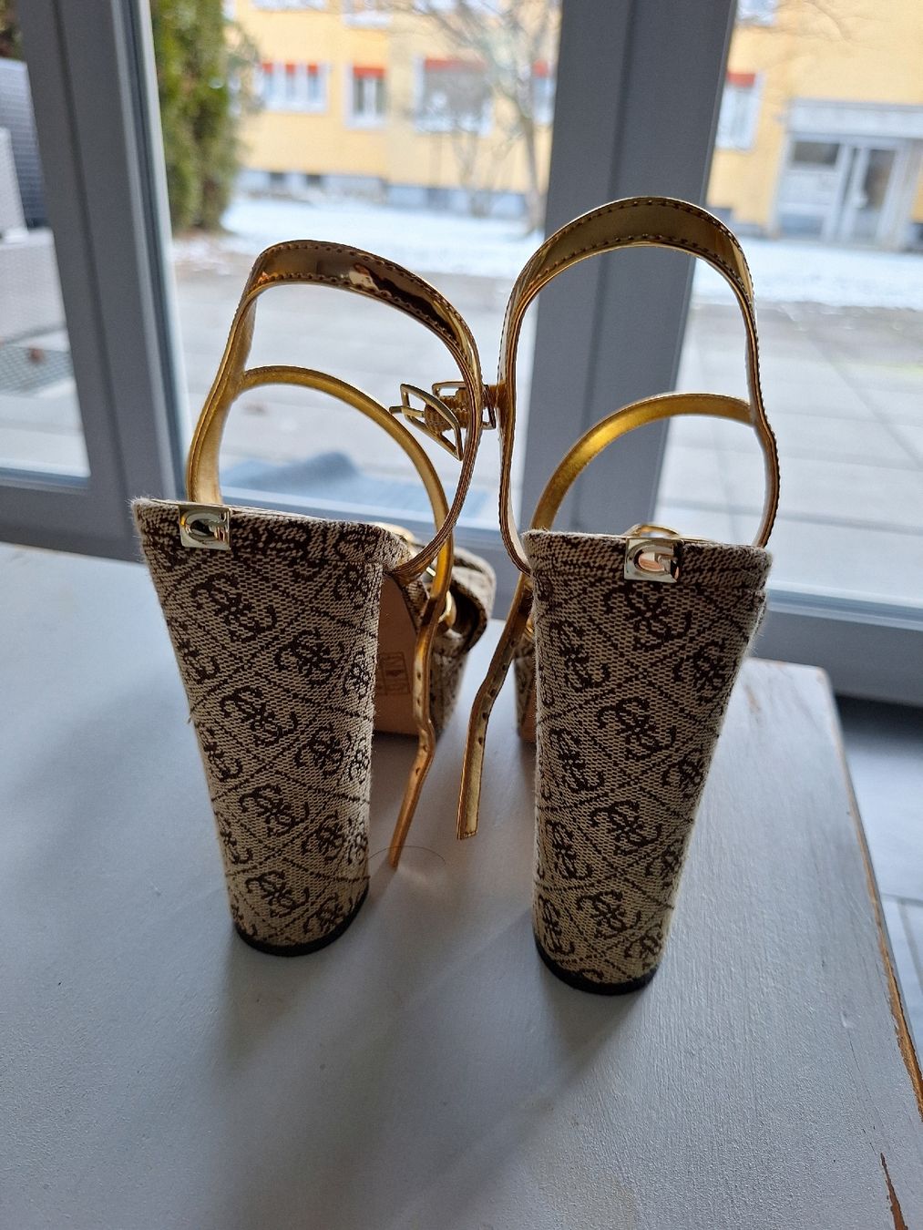 Guess Scarpe da donna: Guess Highheels wie neu – Nuovo (secondo la descrizione) da Neuhausen venduto da eliana2 3