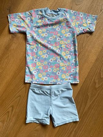 Badesirt und -hose Gr. 110/116