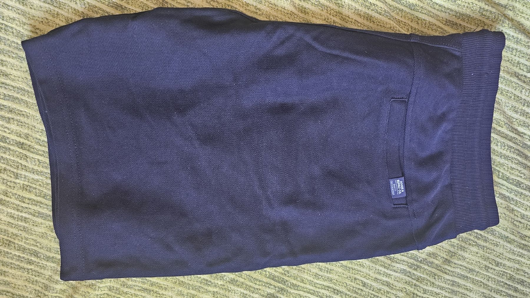 H&M Pantaloni: Schwarze kurze Hose Grösse L – Usato da Kriens venduto da fat_6ghn 2