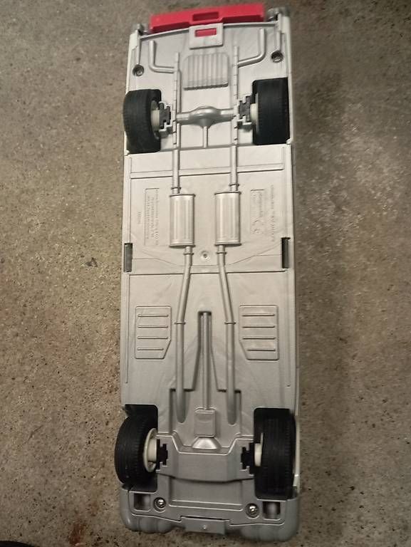 Modellini d'auto: Ghostbusters Ecto-1 Modellauto weiss gebrauchter Zustand – Usato da Basel venduto da Petergunn 2