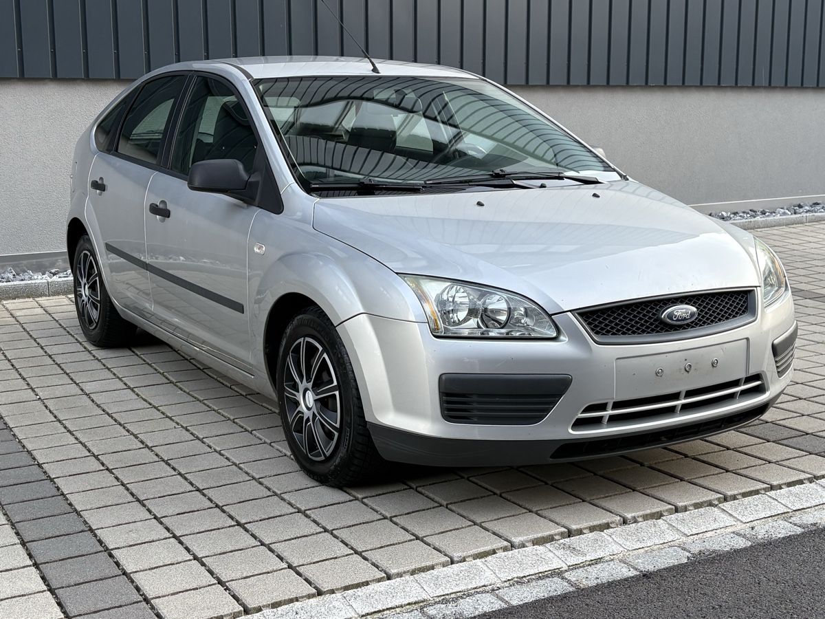 Ford Automobili: Ford Focus 1.4 Silb. 5-trg. mit rest MFK – Usato da Oetwil am See venduto da tomacar 1