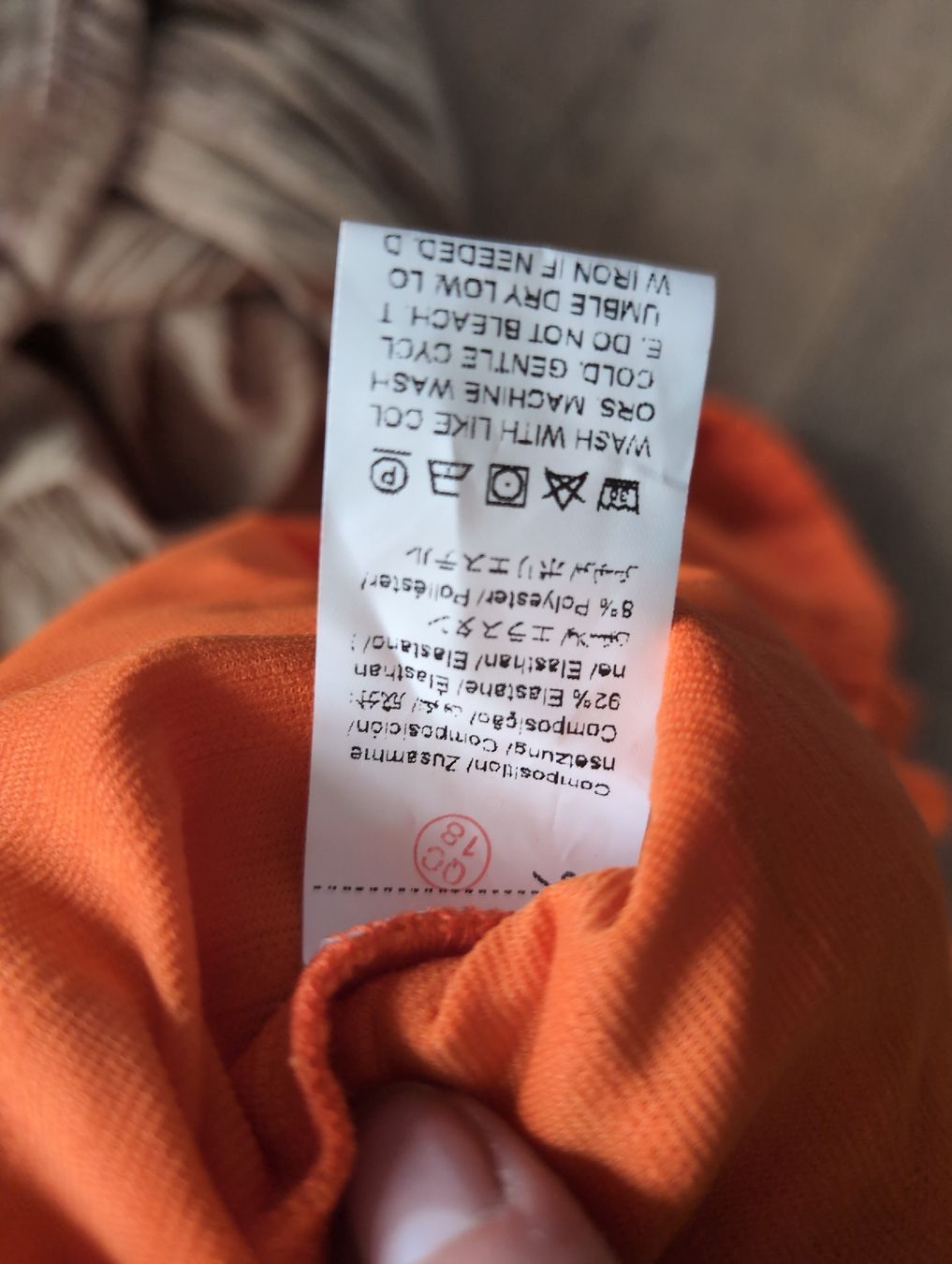 Shein T-shirt: T-Shirts von Shein Gr. 36 – Usato da Unterägeri venduto da Fiobi 3