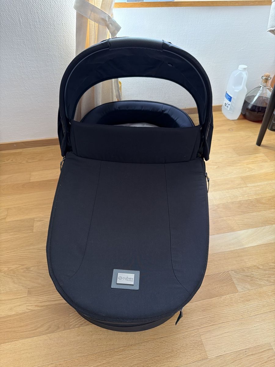 Culle: Cybex Platinum Carrycot for Priam, Sepia Black – Usato da Zürich venduto da unb_t6g8 7