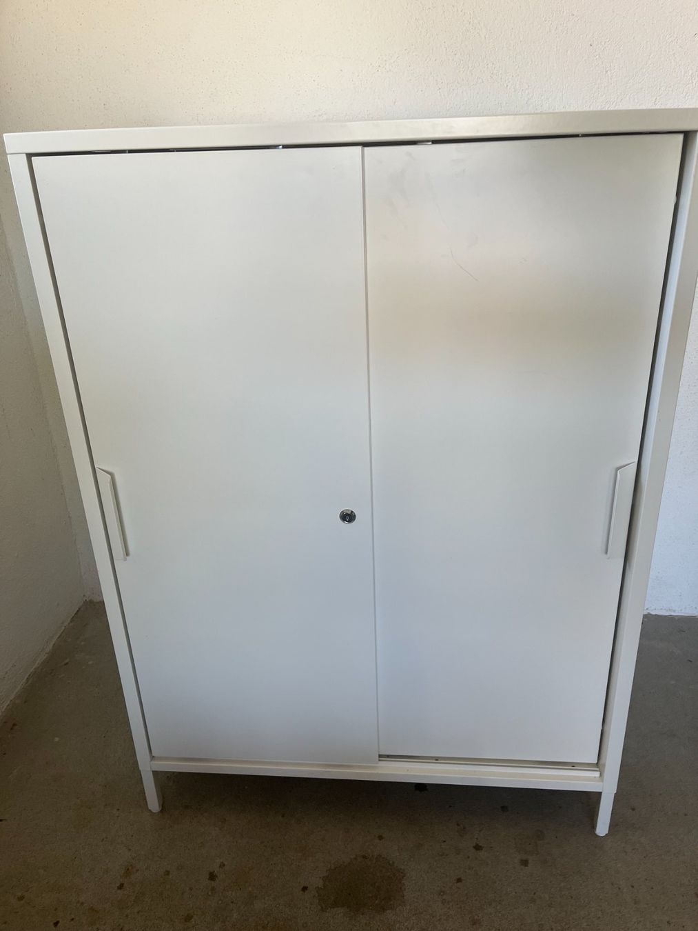 Ikea Schränke: Kleiner Metallschrank – Gebraucht aus Leuggern von Yzerman2