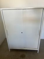 Kleiner Metallschrank