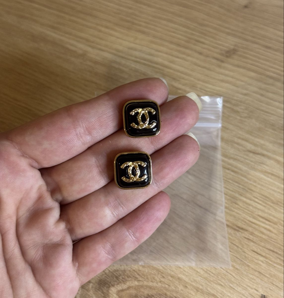 Chanel Ohrringe & -stecker: Boucles d’oreilles – Neu und originalverpackt aus Châtel-St-Denis von Montclair_Swiss