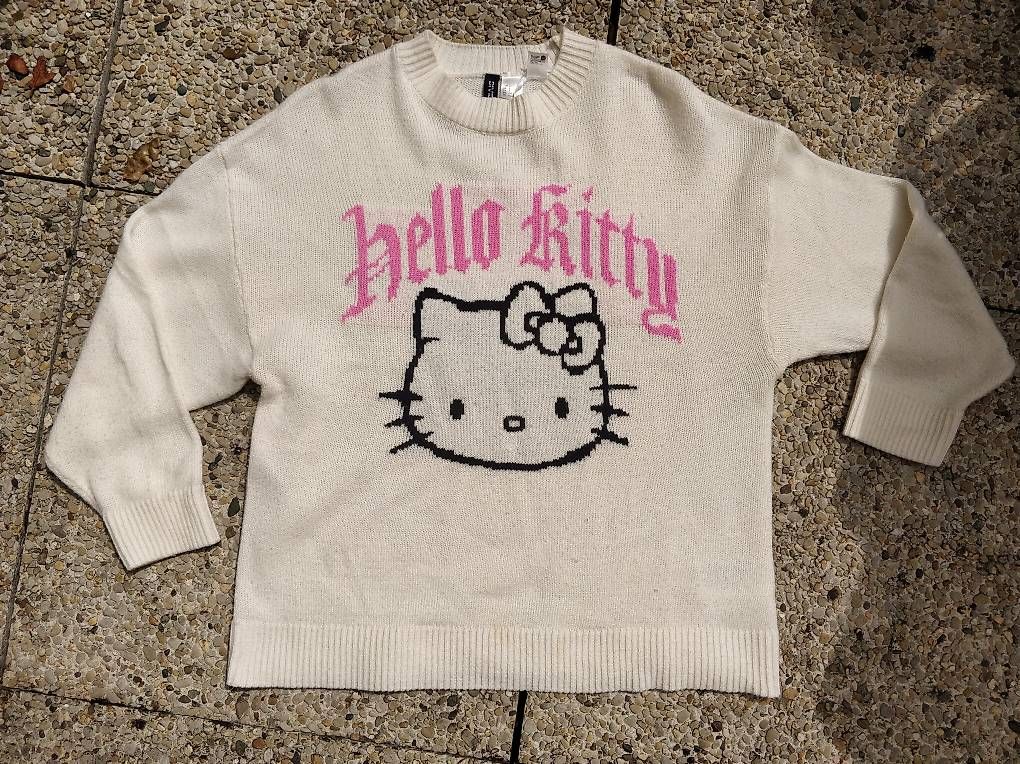 H&M Maglioni & Felpe: Pull Hello Kitty H&M taille S – Usato da Chêne Bougeries venduto da guimzou