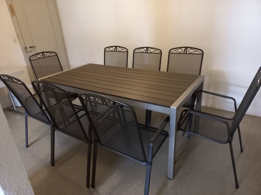 Tisch mit 8 Stühlen Kaufen auf Ricardo