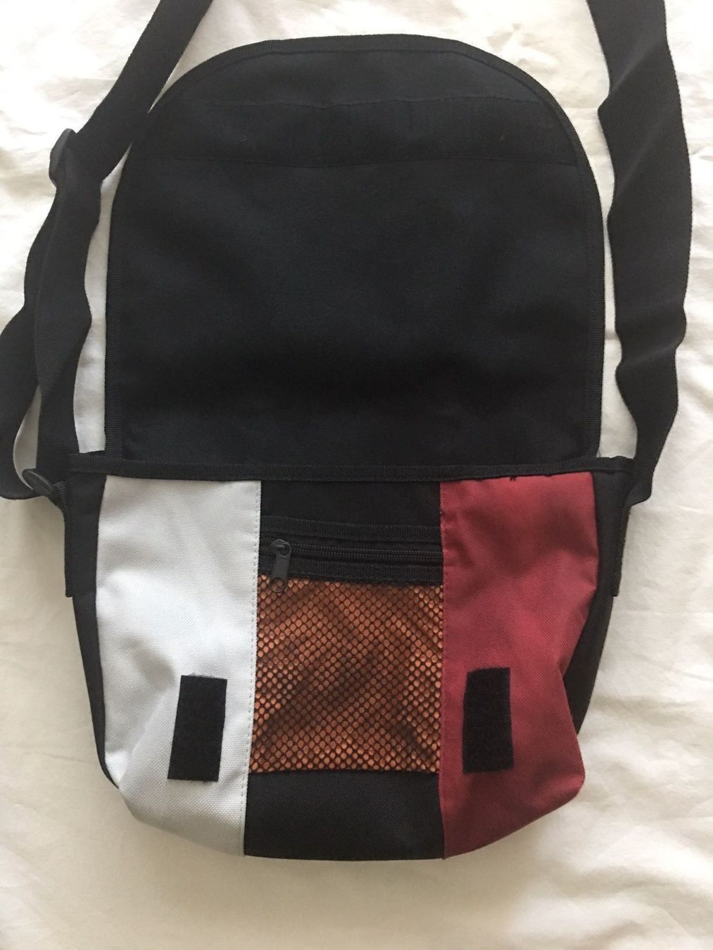 Taschen für Damen: RETRO X-ZESS UMHÄNGETASCHE – Gebraucht aus Honau von sainj 1
