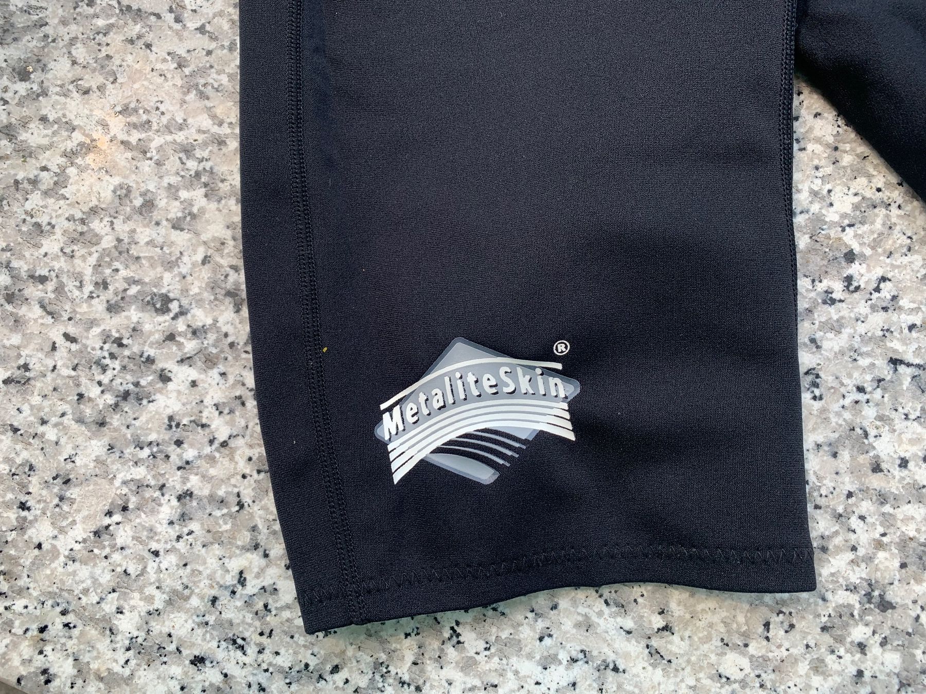 Completi & Tailleur: Neoprenanzug Grösse 40, Top Zustand – Usato da Lenzburg venduto da dbr_hf8w 4