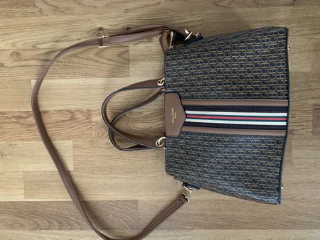 Handtasche