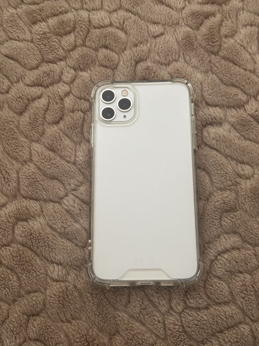 Apple Telefoni cellulari / Smartphones: iPhone 11 Pro Max, 64 GB, Silber - Top Zustand! – Usato da Zürich venduto da Bezo.zh