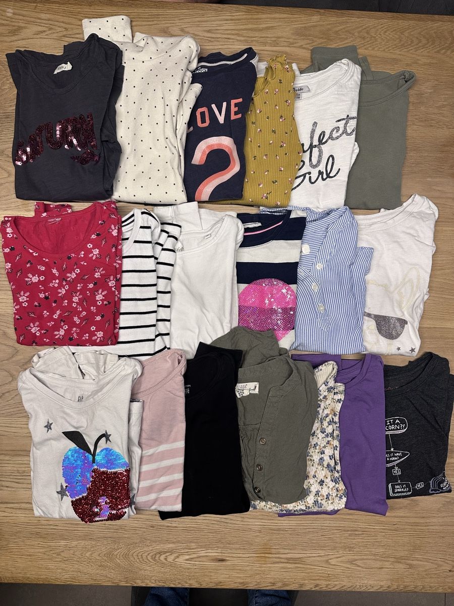 Pulls et sweat-shirts: dünne Langarmpullis -Shirts 134/140 – D'occasion à Muri AG par Ariete81