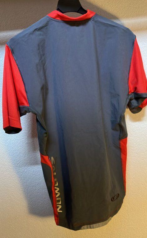 Salomon T-shirt: Salomon Sport Shirt – Usato da Lalden venduto da wal_k7qx 1
