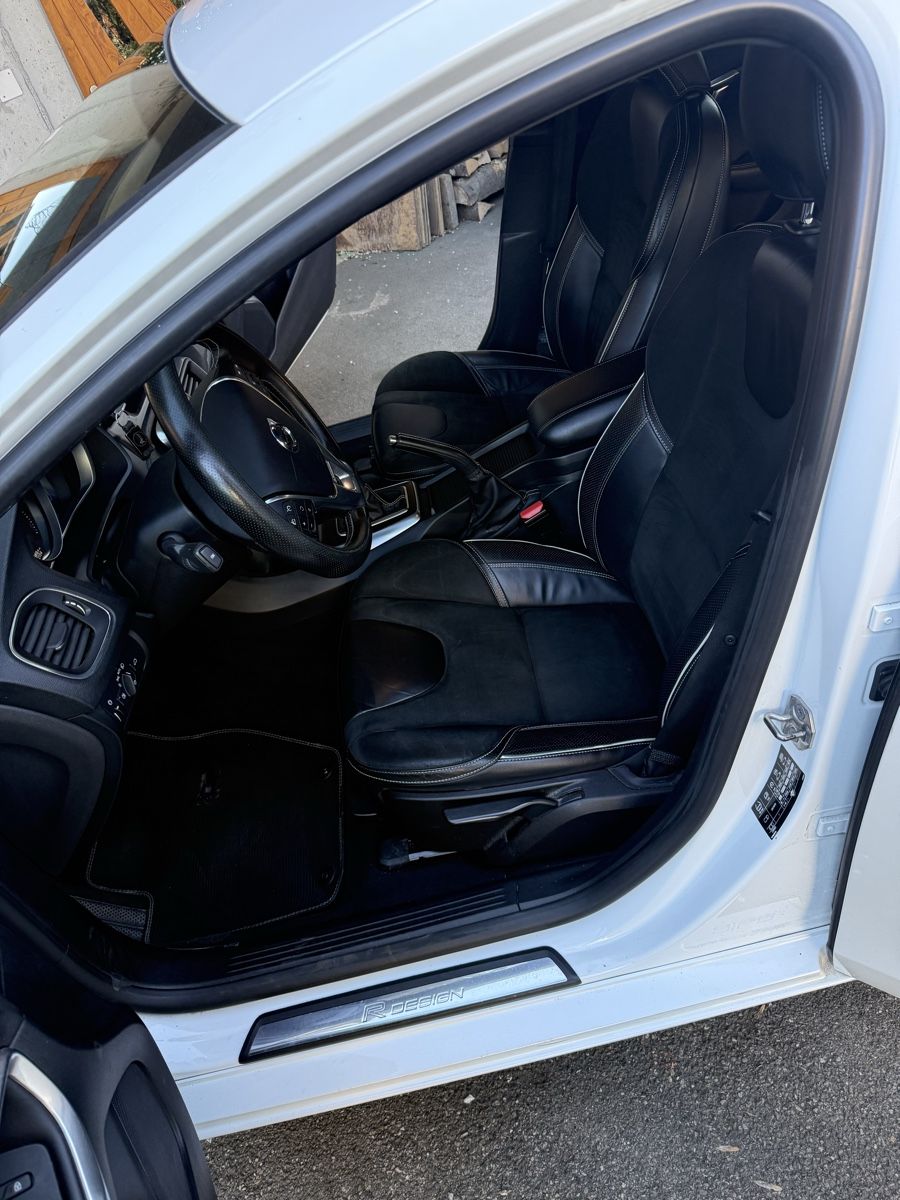 Volvo Automobili: 2017 Volvo V40 2.0 D2 Kinetic R-Design – Usato da Spiez venduto da gruengg91 6