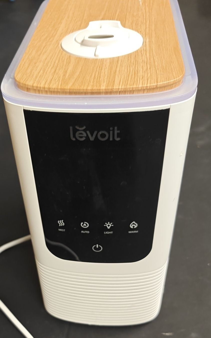Humidificateurs: Levoit Humidifier with Touch Control Like New – Neuf (Voir description) à Forch par josoha