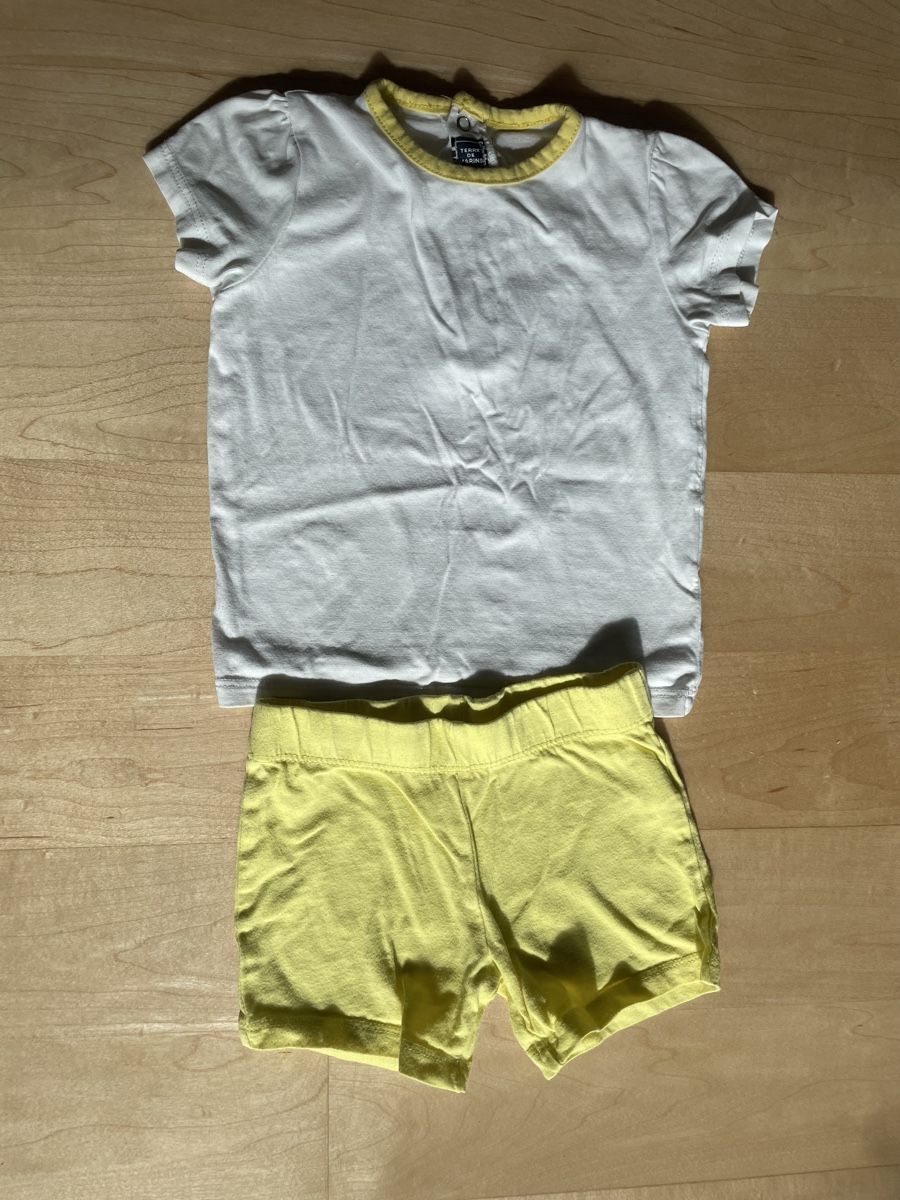 Lotti di vestiti: Gr. 86 Pyjama – Usato da Wädenswil venduto da flo8820