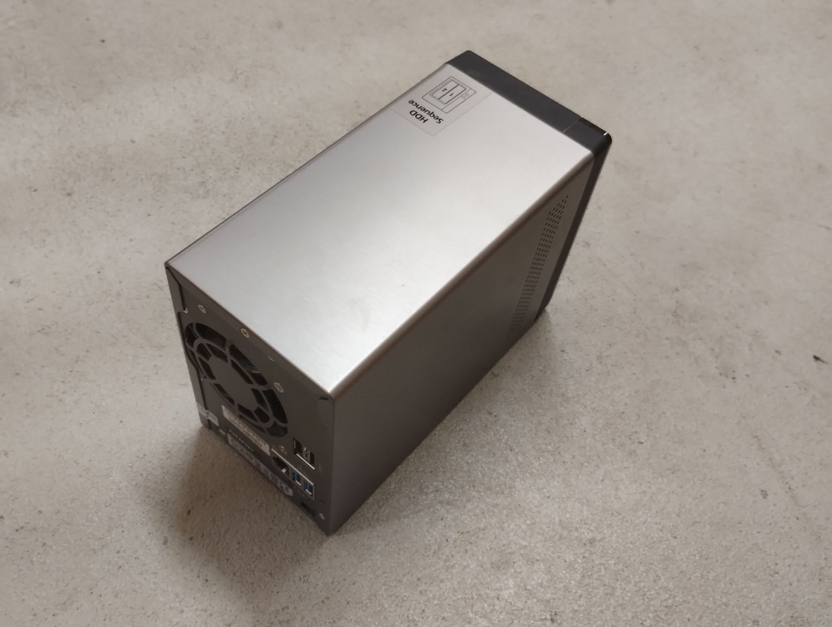 Qnap Disques durs: QNAP TS-221 NAS Network Attached Storage used – D'occasion à Zürich par danihell 1