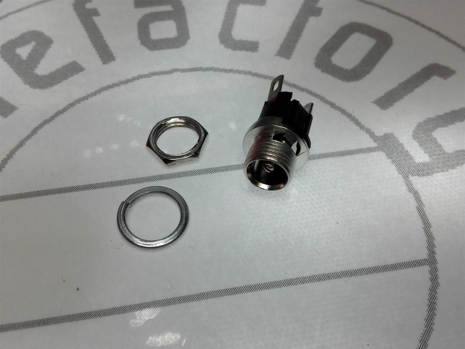 Elektronikbauteile: DC-Anschluss Einbaubuchse 5.5x2.1mm – Neu (gemäss Beschreibung) aus Luzern von Salefactory 1