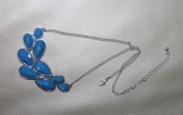 Halskette in blau