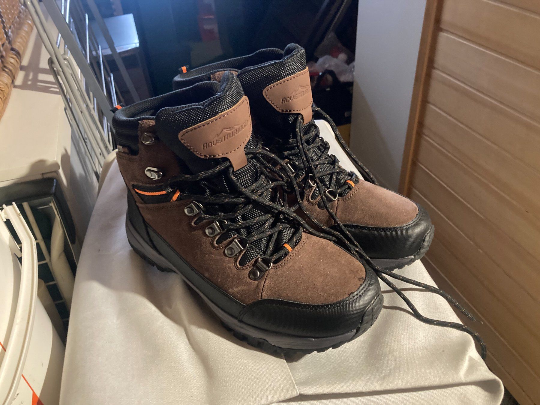 Herrenschuhe: Wanderschuhe Grösse 42 – Neu (gemäss Beschreibung) aus Marbach LU von Hoheduene