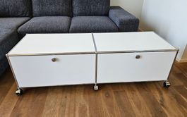 USM TV-Regal mit weichen Rollen, weiss,2 Klappen,gebraucht