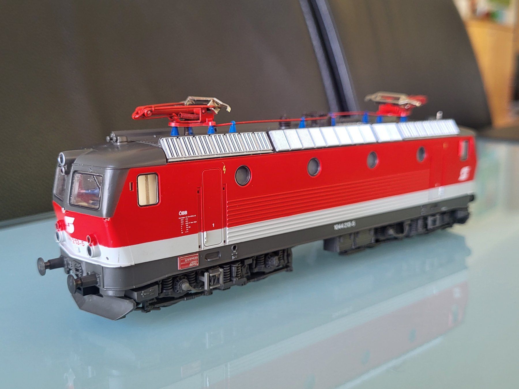 Roco Modelleisenbahnen: H0 ROCO ÖBB 1044 213-5 – Neu (gemäss Beschreibung) aus Oberburg von sensetal 3