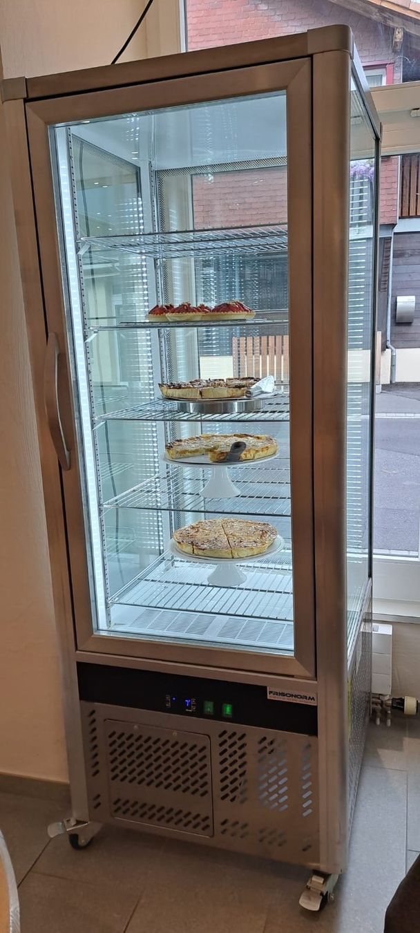 Vetrine: Vitrine - Kühlschrank - gebraucht – Usato da Interlaken venduto da joe-luzern