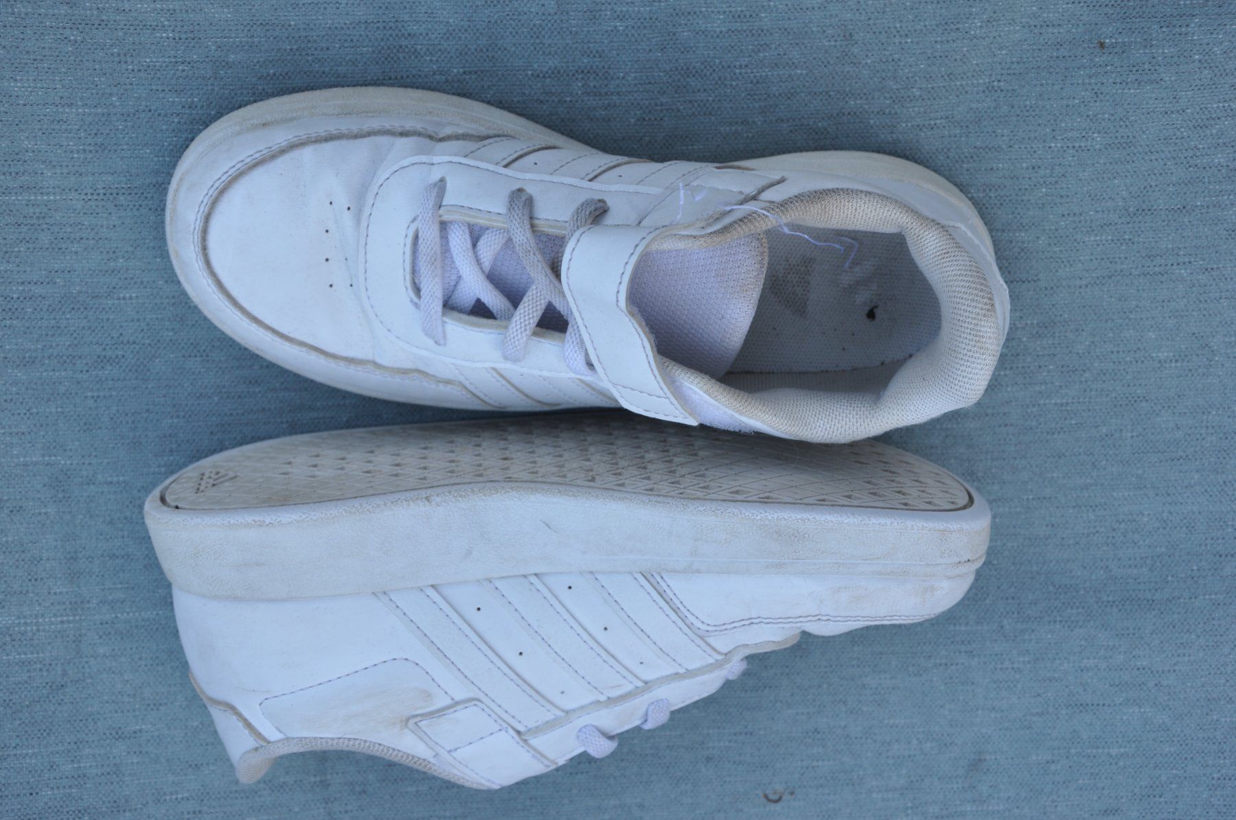 Adidas Schuhe für Jungen: Baskets - Turnshuhe adidas - pointure 33 – Gebraucht aus Fully von Minouchka
