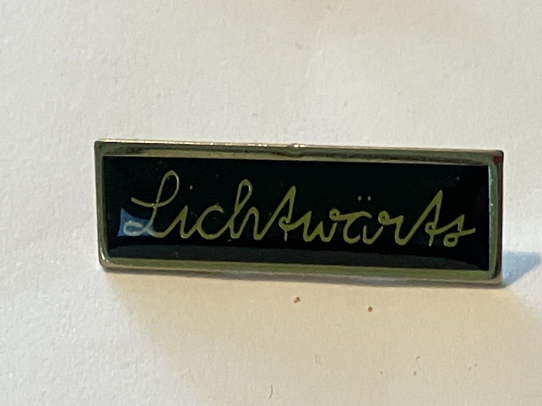Placchette & Badge: 1 Pin Lichtwärts – Usato da Basel venduto da djwwpp