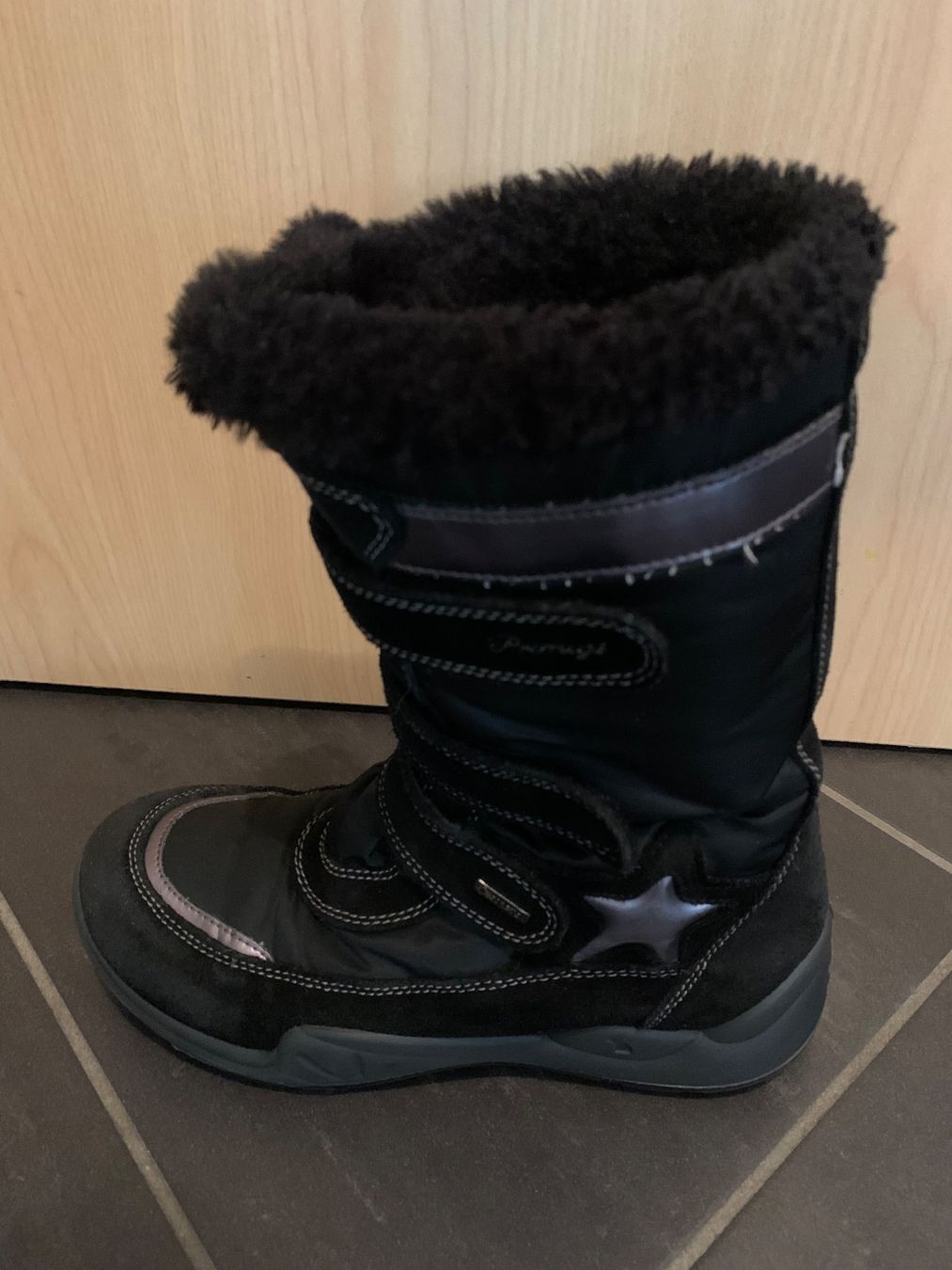 Scarpe per ragazze: Mädchen Winter-Stiefel / Grösse 38 – Usato da Aristau venduto da Padelino