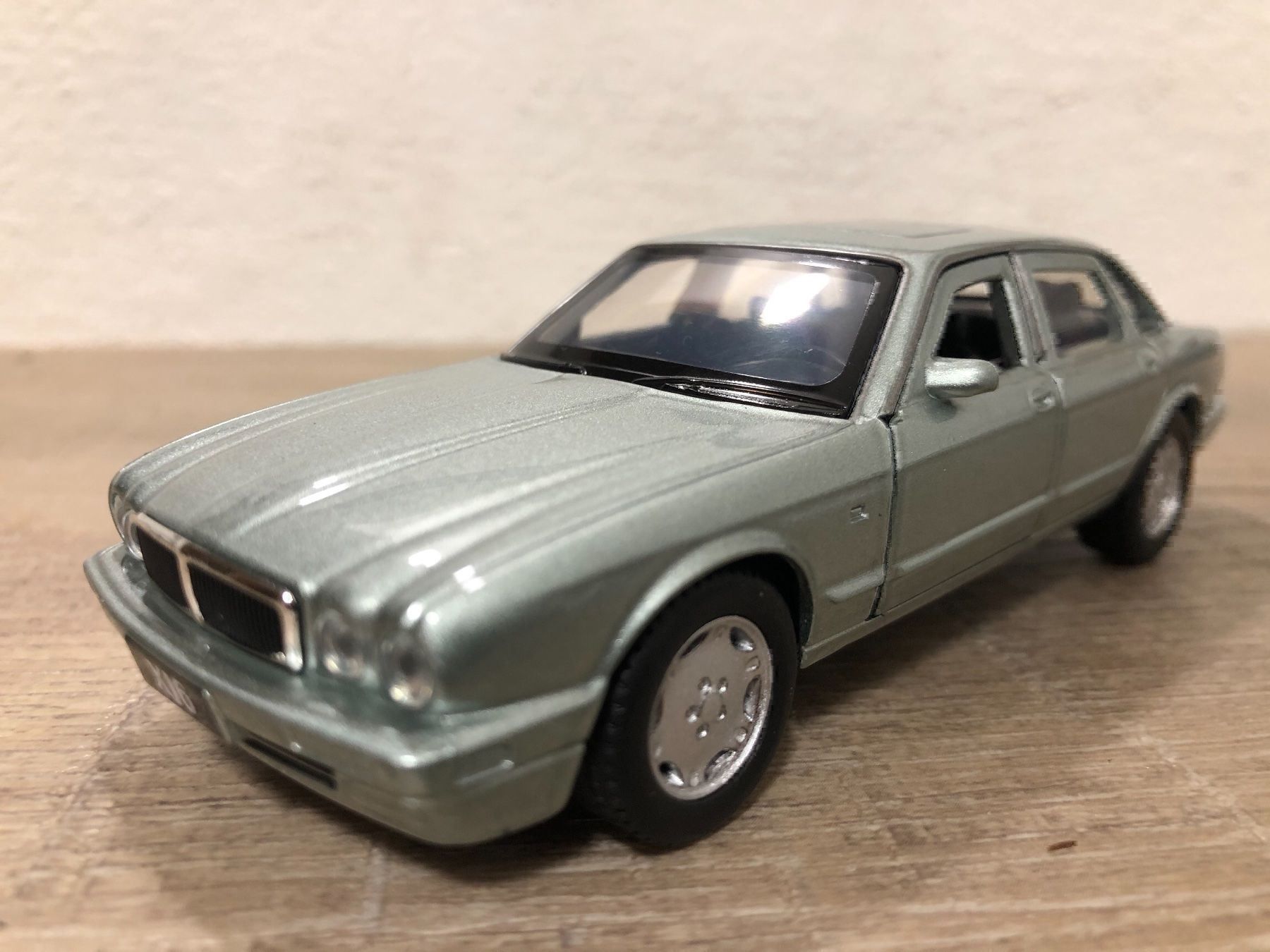 Jaguar Modellini d'auto: Jaguar xj6 gb – Nuovo e nell'imballaggio originale da Reinach AG venduto da rares75