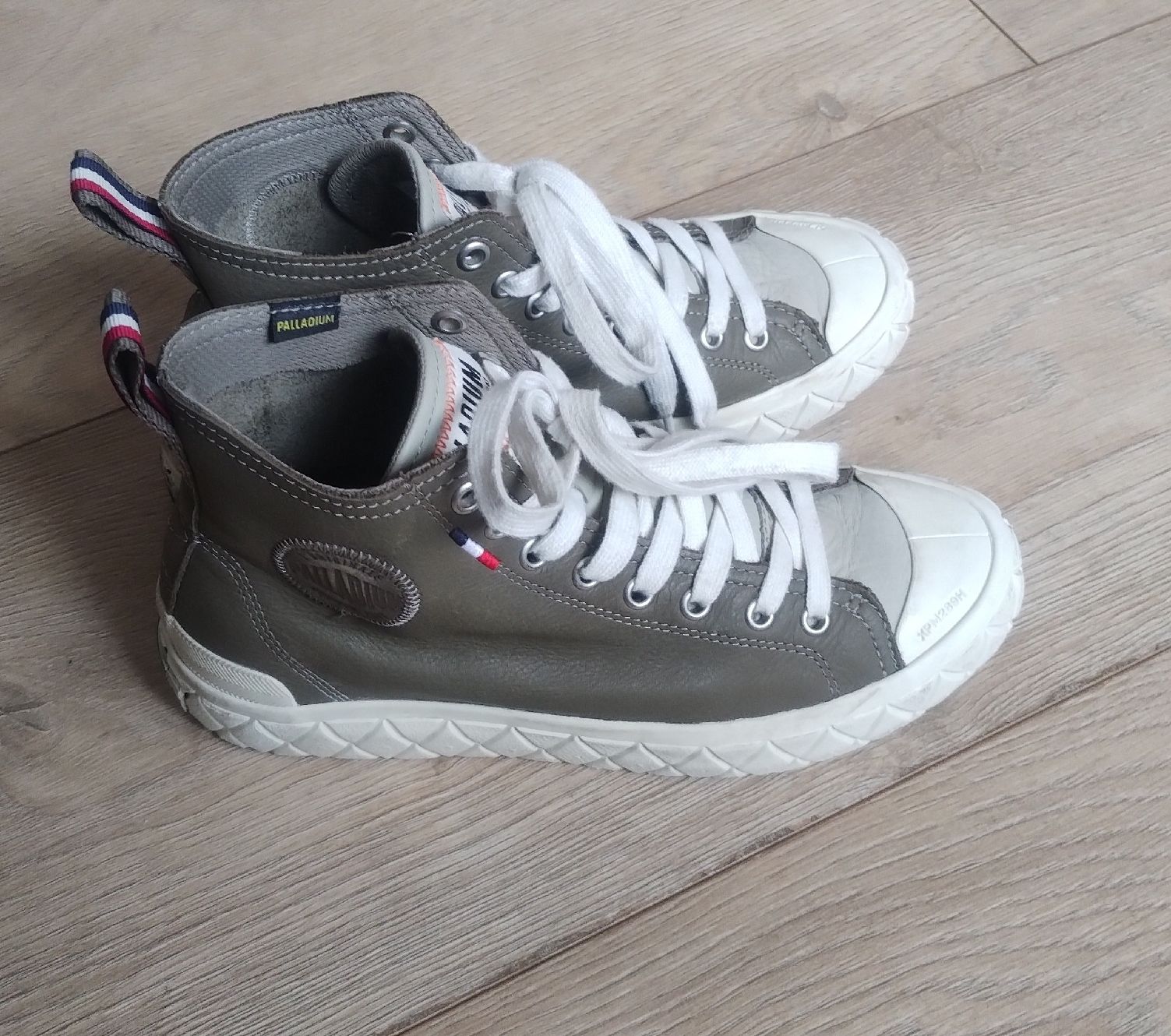 Palladium Damenschuhe: Palladium L original Schnurstifelette Grösse 39 Top – Gebraucht aus Schiers von bak007 1