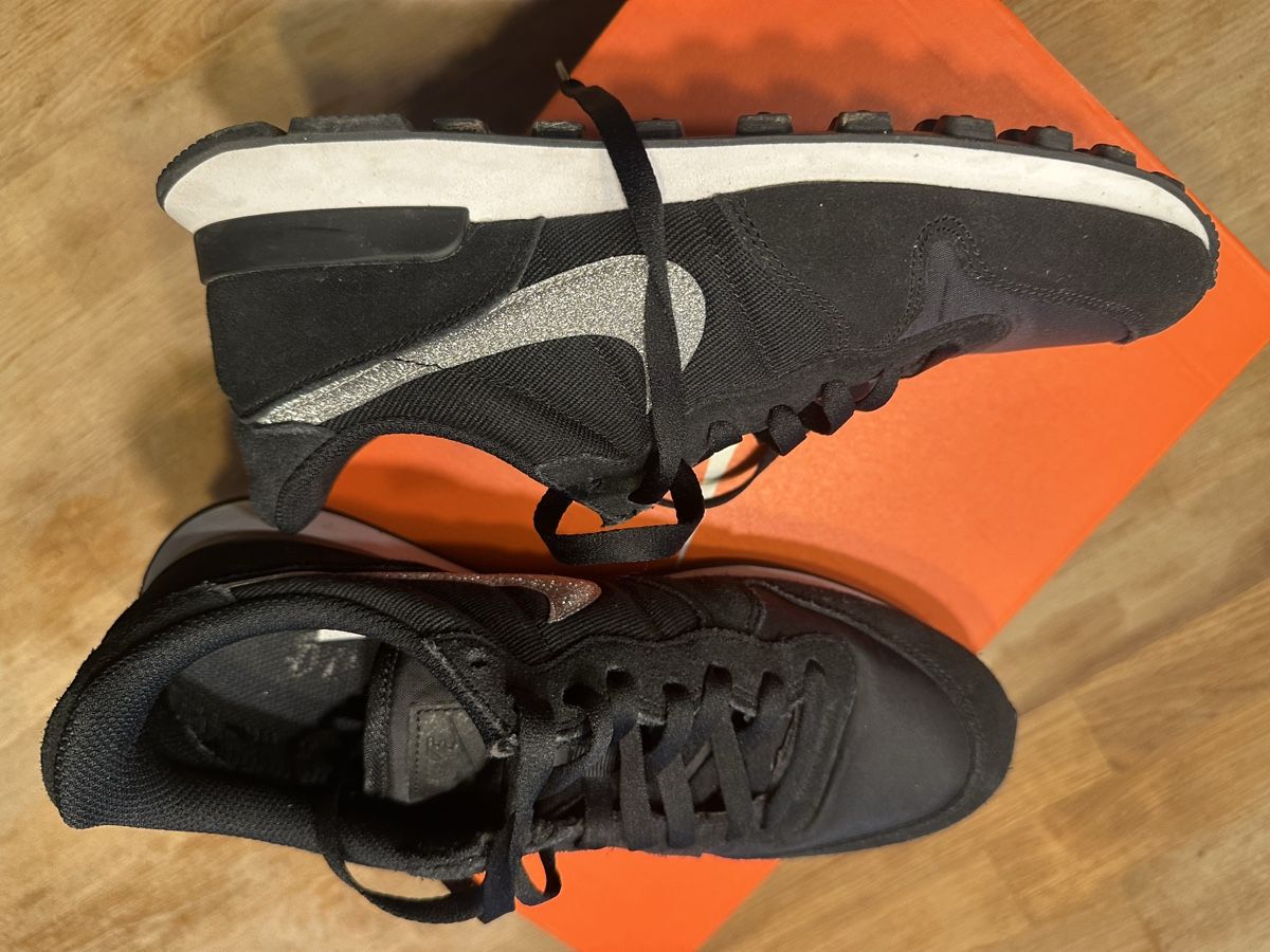 Nike Scarpe da donna: Schuhe – Usato da Unterlunkhofen venduto da car_8fpk