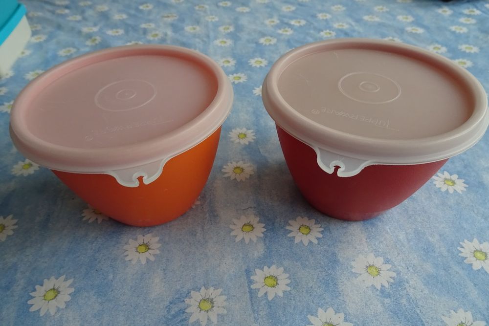 Tupperware 2 Behälter rund mit Deckel (Gebraucht) in Strengelbach für ...